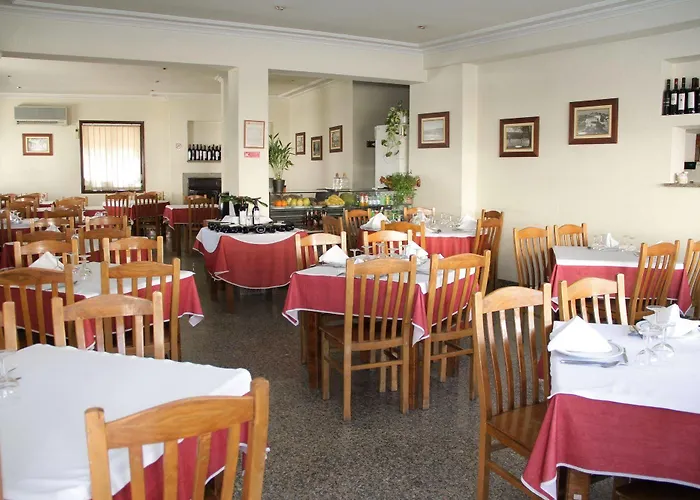 Restaurante E Residencial O Resineiro Gæstehus Vidago